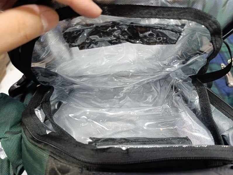 Amazing Picnic black pack with insulation and dinning utensils 20000 11