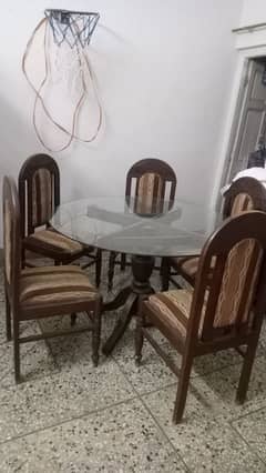 5 Seaters dining table