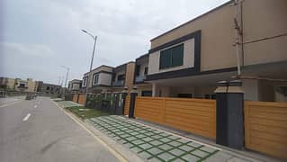 375 SQ TARD HOUSE AVAILBLE FOR SALE