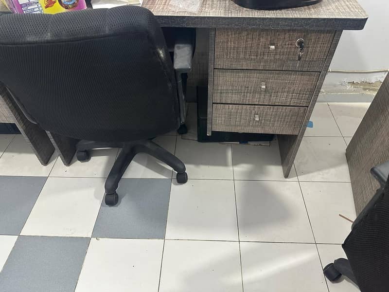 USED OFFICE TABLE & CHAIR JUST LIKE NEW 7