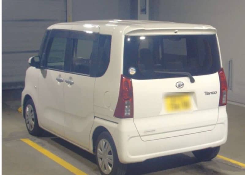 Daihatsu Tanto 2025 3