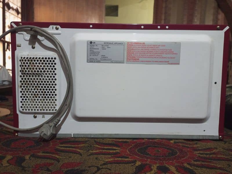 LG Microwave oven 2