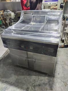 double tank deep fryer with sizzling hotplate tables