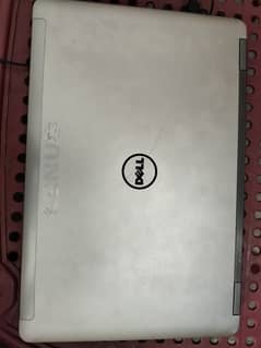 dell laptop E6540 for sale look like new