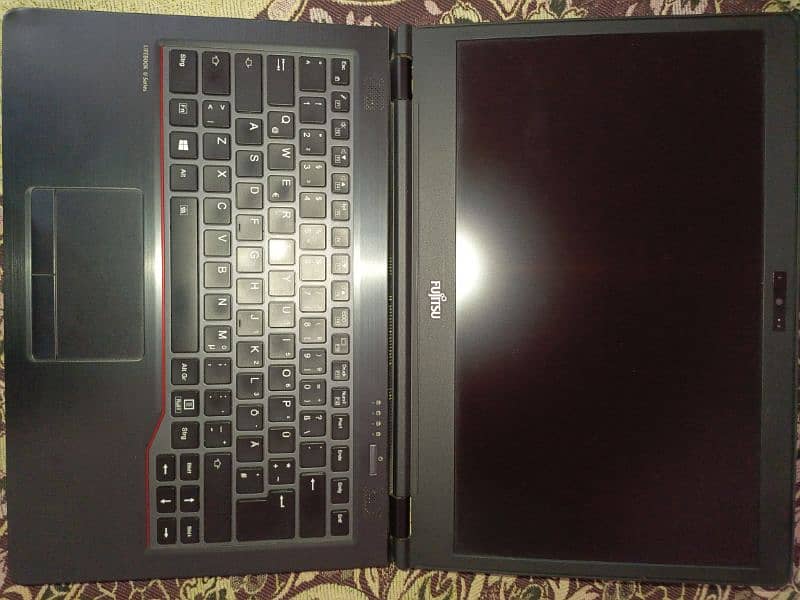 Fijistu Lifebook U784 2