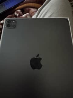 iPad Pro 11 inch M1 with box