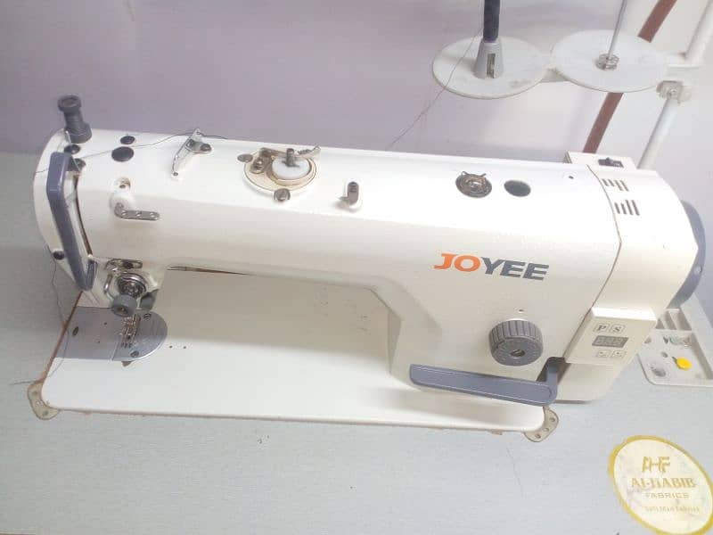 sewing machine 4