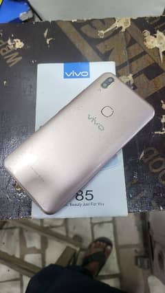 Vivo y85 4/64 with box