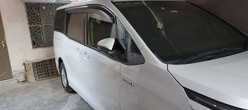 Toyota Voxy 2016 2