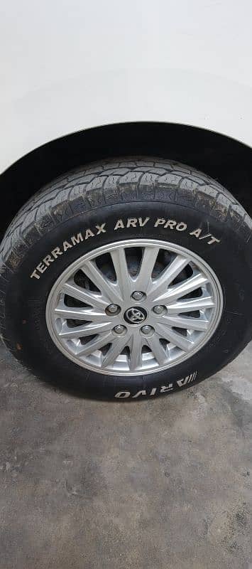 Toyota Voxy 2016 3