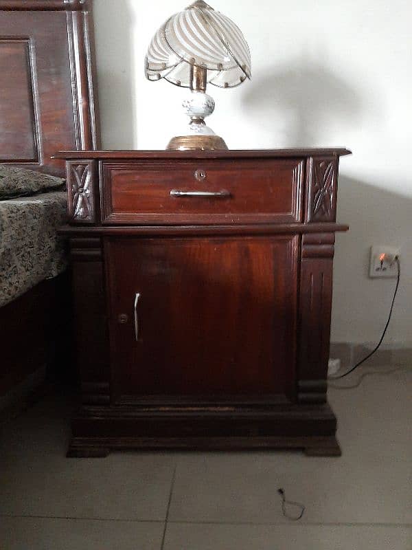 King size Double bed 8