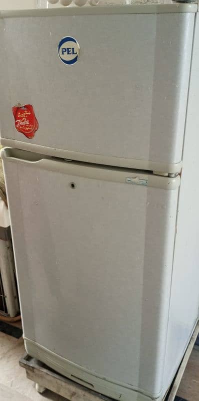 pel Refrigerator 0