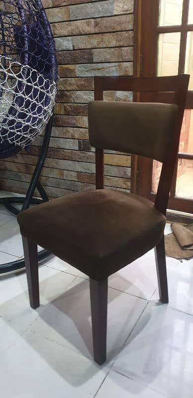 Dining table 6 seater Just like new 1