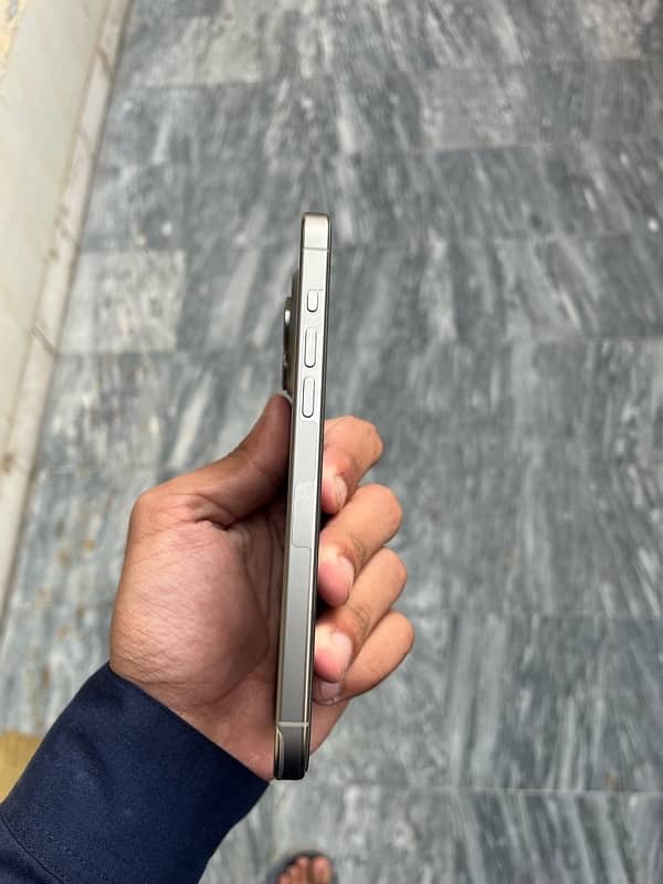 Iphone 15 Pro max Non pta 256gb Natural 2