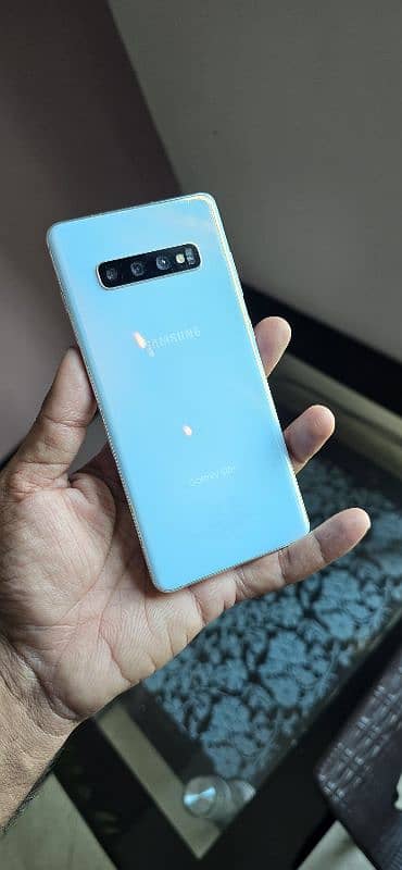 Samsung S10 Plus 1