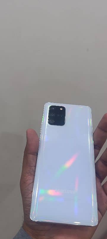 Samsung S10 light 3