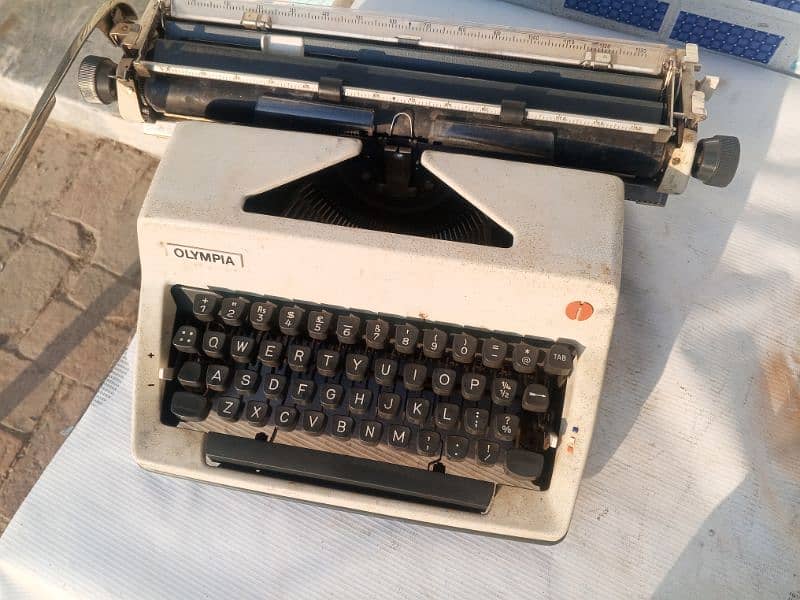 Typewriter manual 1