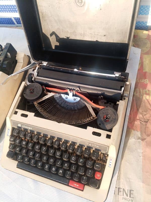 Typewriter manual 11