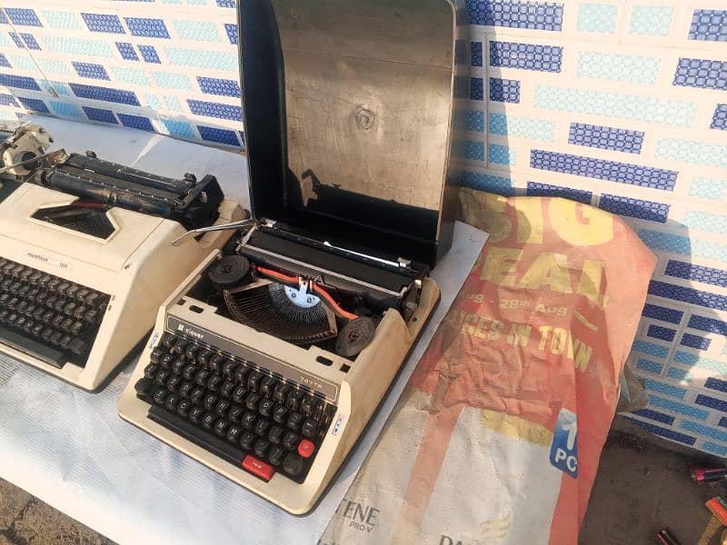 Typewriter manual 13