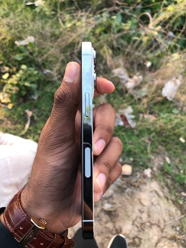 iPhone 13 Pro jv 3 months sim Working 3