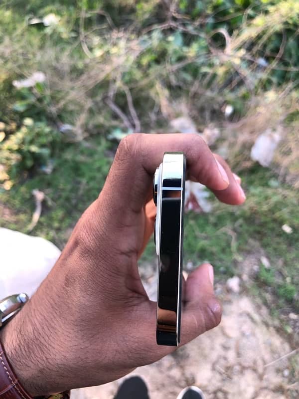 iPhone 13 Pro jv 3 months sim Working 5