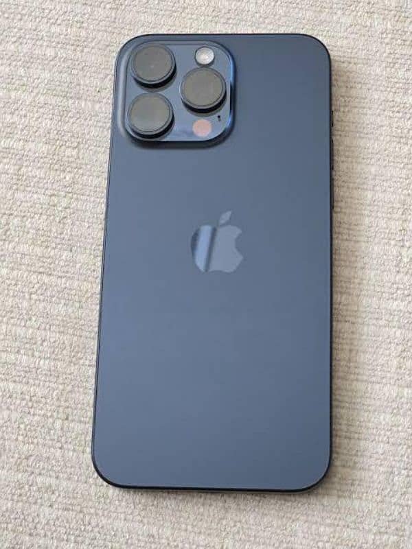 Iphone 15 pro max 3