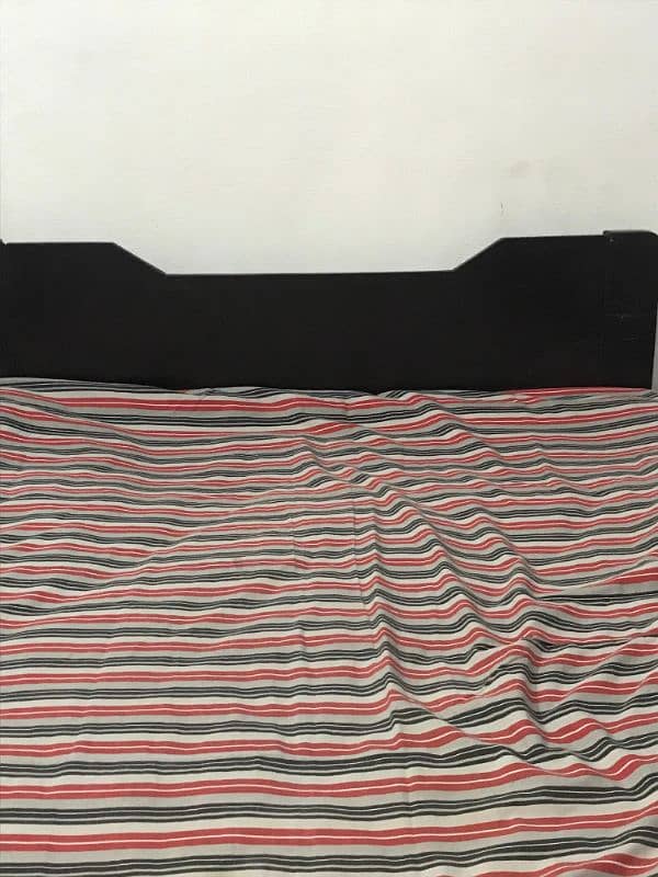 Wooden Single Bed good condition 0