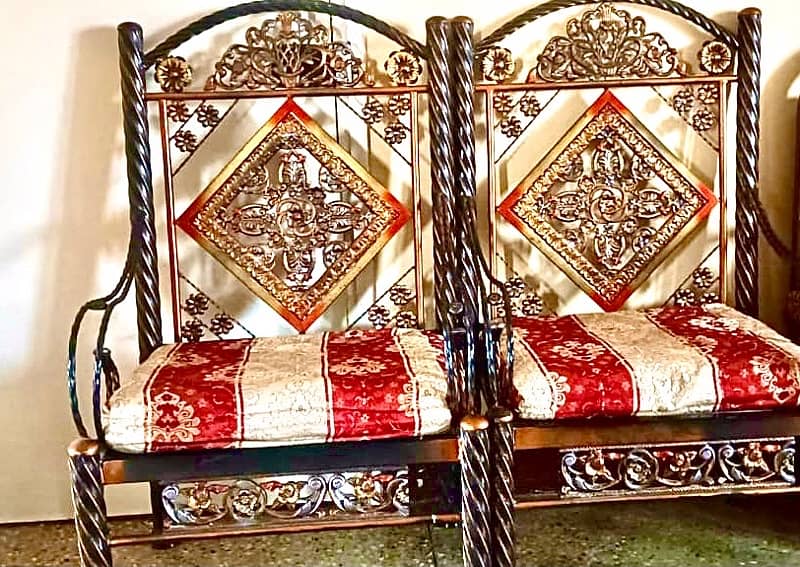5 Seater + 3 seater relaxing Sethi 4