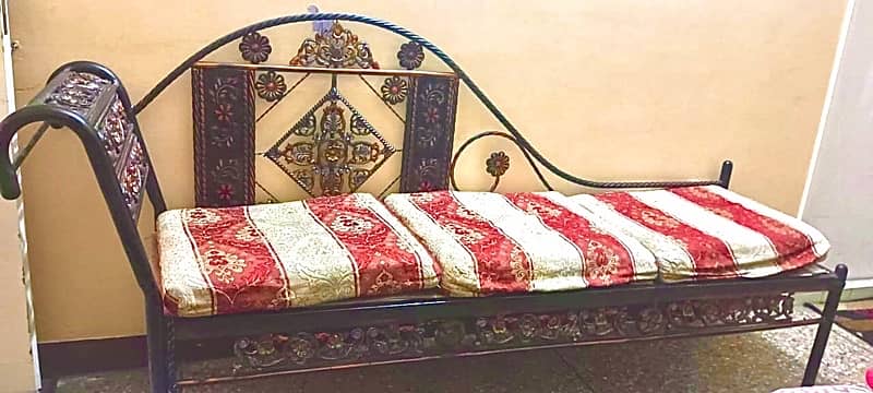 5 Seater + 3 seater relaxing Sethi 5