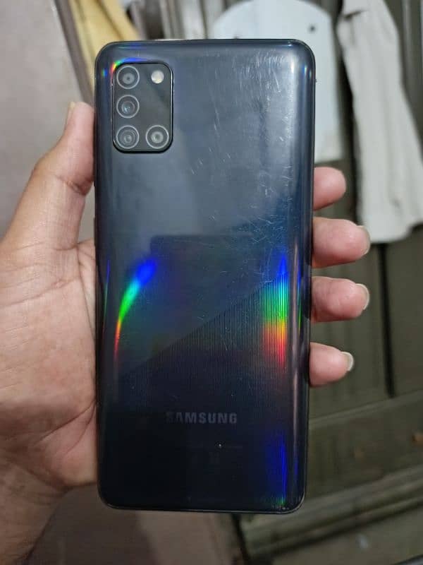 Samsung Galaxy A31 1