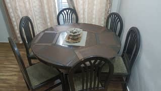 wodden dinning table with six chair