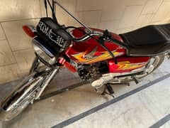 Honda 125cc Karachi number 2020 model 21 ka fatta hai all okay