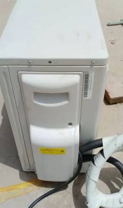 Haier 1.5ton ac DC inverter good condition (