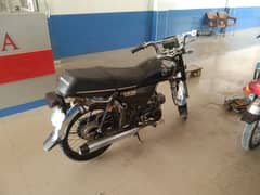 Honda cd70 2009 model total genuine bike all over