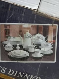 75 peice dinner set brand new