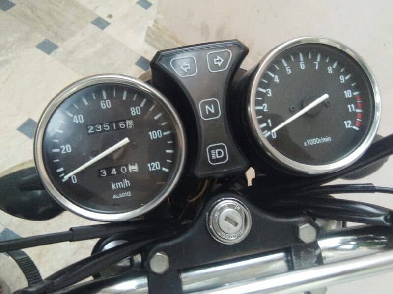 GS 150SE four stroke 3