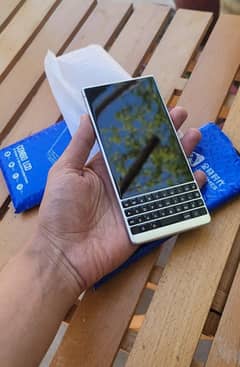 Blackberry key2