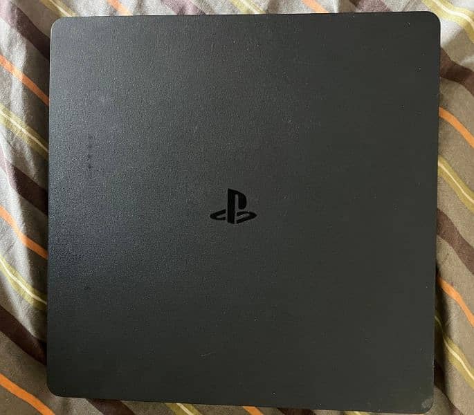PS4 SLIM WITH BOX 3
