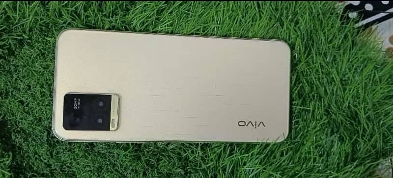 ViVO Y33T Gold Colour 4