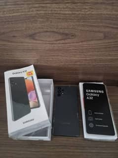 samsung a32 hom use sis ka mbl hai 10/10 box sat orignal charger 6 128