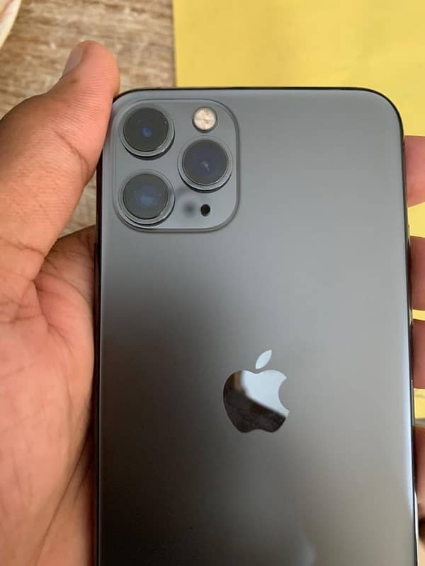 iphone 11 pro 2