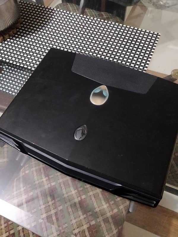 Dell alienware M17x 3