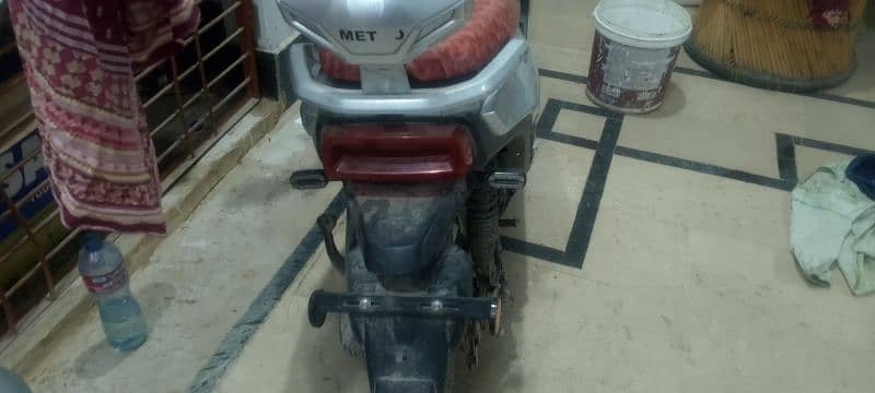 Metro t9 scooter 2