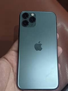 I phone 11 pro 10/10 BH service Factory unlock with Box