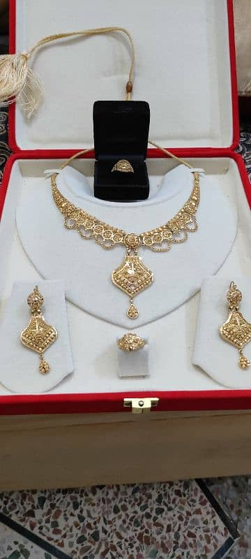 GOLD SET FOR SALE 1