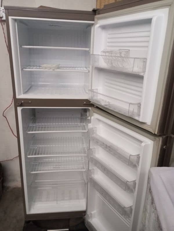 Refrigerator 0