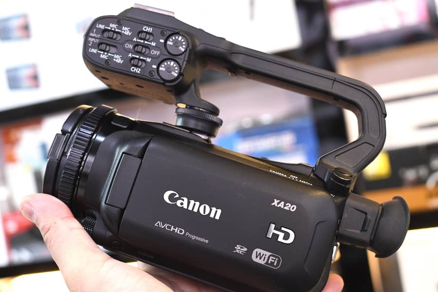 Canon XA20 Handy Camcorder 0