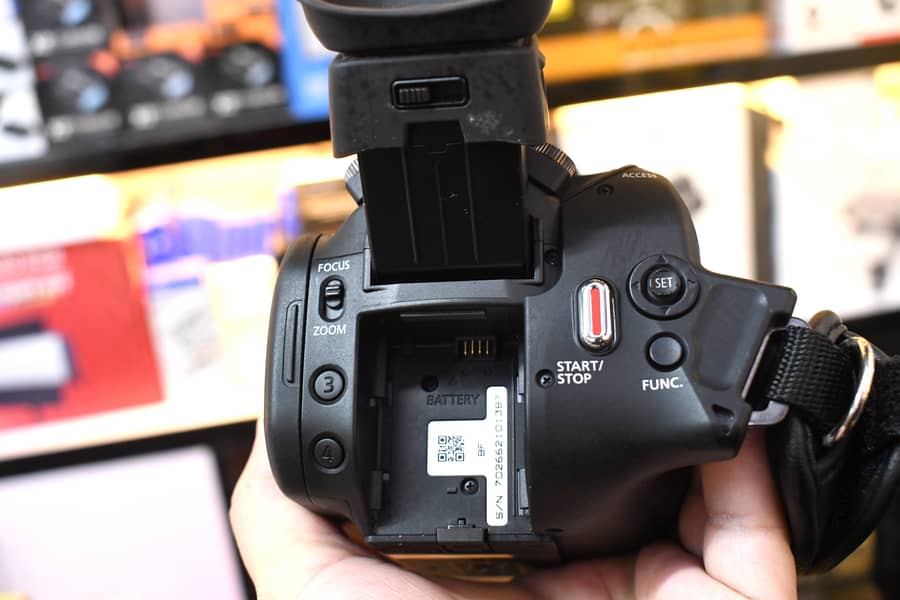 Canon XA20 Handy Camcorder 6