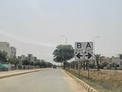 INVESTOR'S DELIGHT! 5Marla Possession Plot for Sale in D Block, DHA Phase 9 Town Lahore - Rs. 106 Lac
                                title=