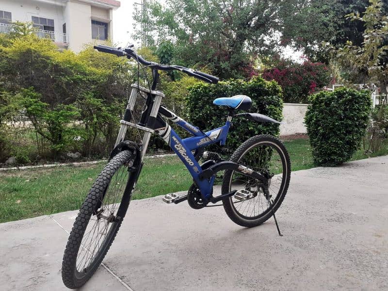 Chicago mountain-super bike with gears and disc in very good condition 0